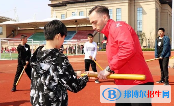 愛博倫國際公學(xué)初中部2020年報(bào)名條件、招生要求、招生對(duì)象