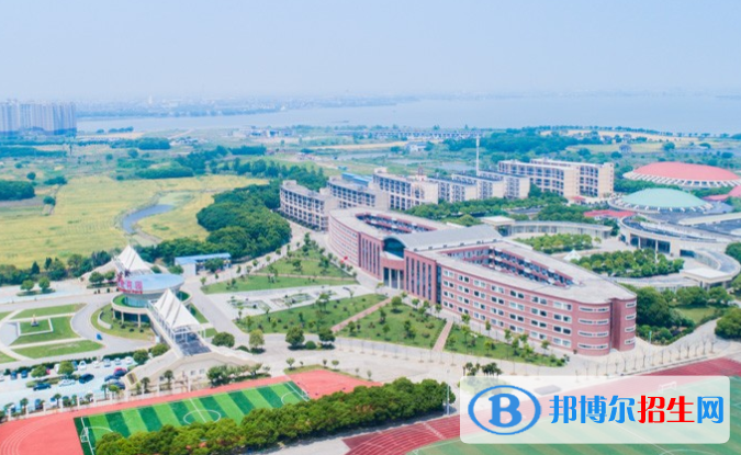 中加楓華國(guó)際學(xué)校初中部2020年學(xué)費(fèi)、收費(fèi)多少