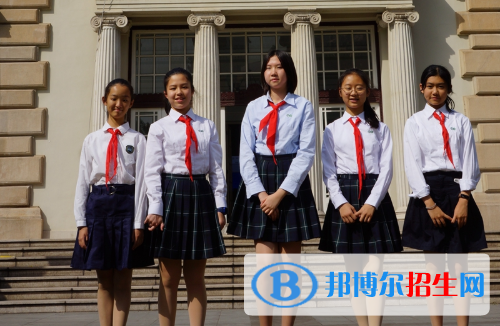 上海世界外國語中學(xué)2020年招生辦聯(lián)系電話