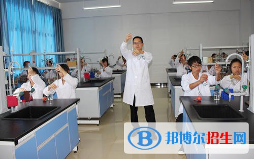 云南新興職業(yè)2020年報名條件、招生要求、招生對象