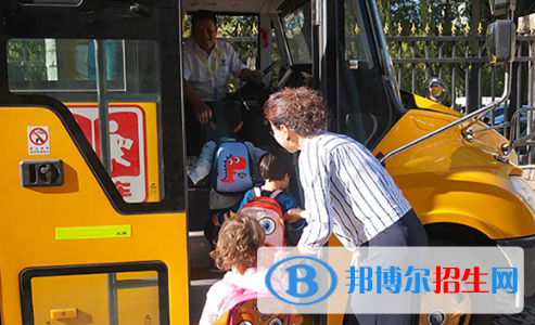 北京加拿大國際學(xué)校初中部2020年報(bào)名條件、招生要求、招生對(duì)象