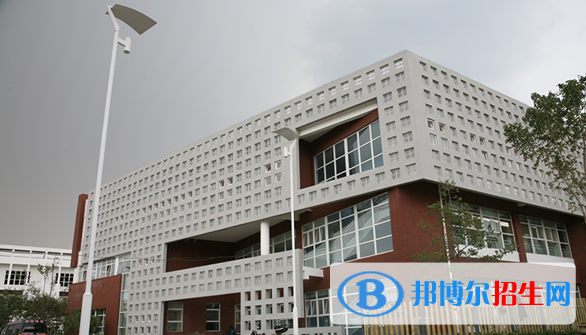 北京新英才國際學(xué)校初中部地址在哪里
