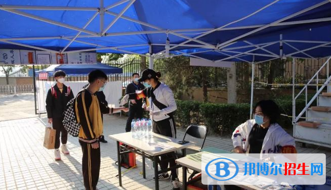北京第八中學(xué)怡海分校(國際部)初中部2020年學(xué)費(fèi)、收費(fèi)多少