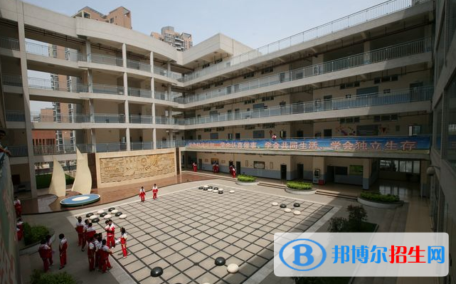 貴陽(yáng)一中新世界國(guó)際學(xué)校小學(xué)部網(wǎng)站網(wǎng)址