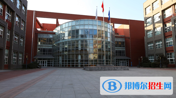 北京新英才國際學(xué)校小學(xué)部2023年學(xué)費、收費多少