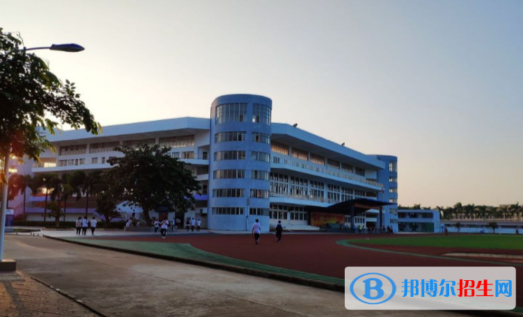 海南師范大學(xué)附屬中學(xué)怎么樣、好不好
