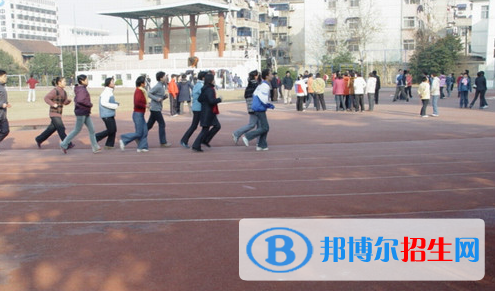 鹽城第一中學(xué)2021年學(xué)費(fèi)、收費(fèi)多少