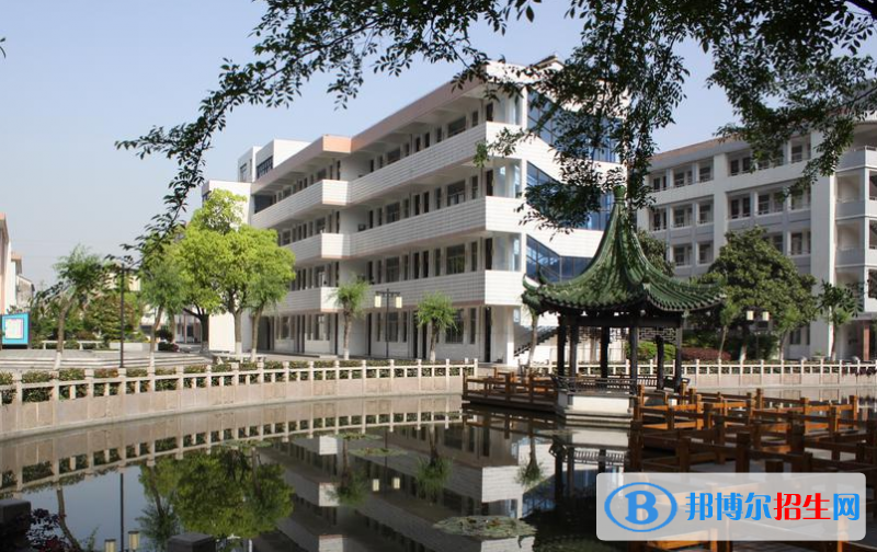 江陰青陽(yáng)中學(xué)2021年招生辦聯(lián)系電話