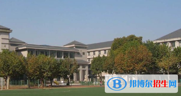徐州高級(jí)中學(xué)2021年招生辦聯(lián)系電話