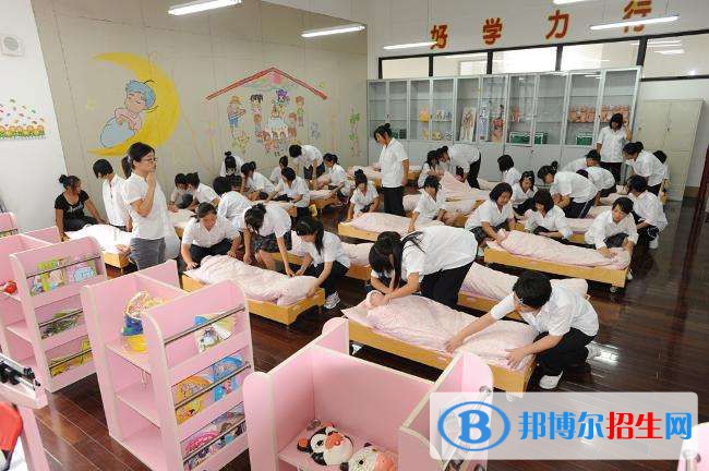 重慶2021年初中生讀幼師學校好嗎