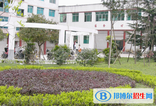 廣州華穎中學(xué)2021年學(xué)費、收費多少