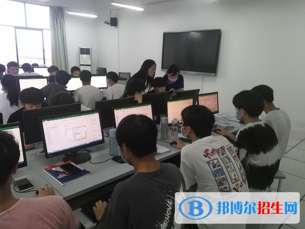 合肥工業(yè)技術(shù)學(xué)校2021年報名條件、招生要求、招生對象