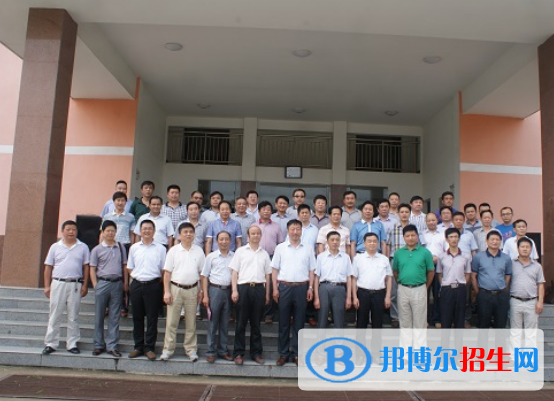 六安市工業(yè)學(xué)校地址在哪里
