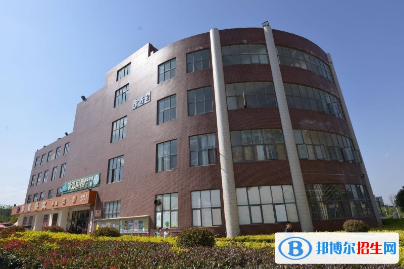 云南商務(wù)職業(yè)學(xué)院五年制大專(zhuān)2021招生簡(jiǎn)章