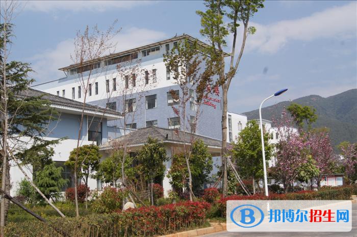 麗江師范高等專(zhuān)科學(xué)校五年制大專(zhuān)2021年招生簡(jiǎn)章