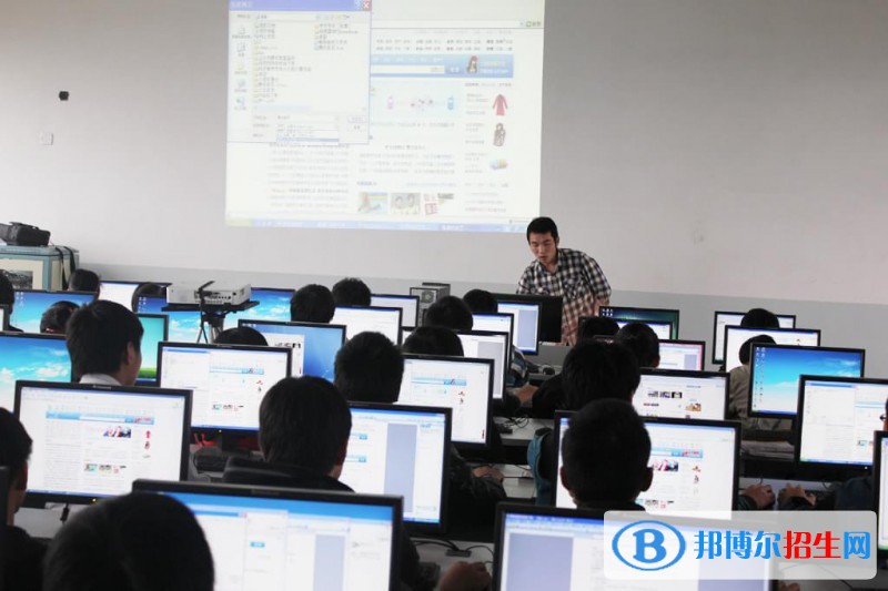 貴州2021年計(jì)算機(jī)學(xué)校多少錢