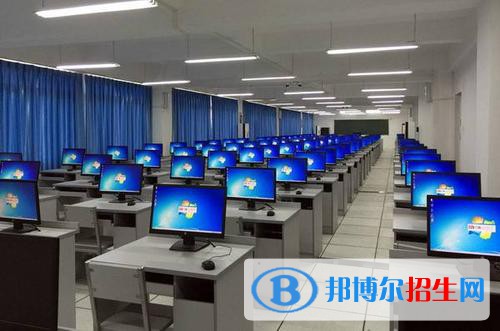 貴陽2021年職高和計(jì)算機(jī)學(xué)校有哪些區(qū)別