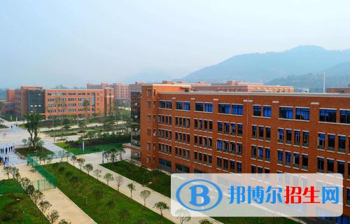 成都2021年中專和大專哪個(gè)好