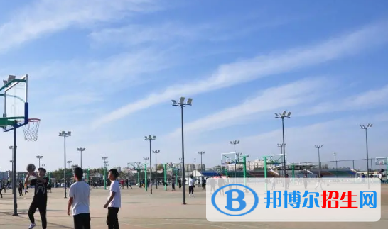 貴州2022年中專學校和中專有哪些區(qū)別