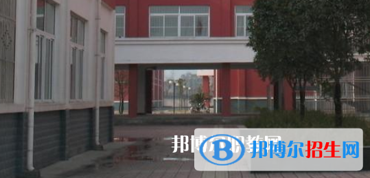 碭山縣鐵路中等專業(yè)學(xué)校2021年學(xué)費(fèi)、收費(fèi)多少 