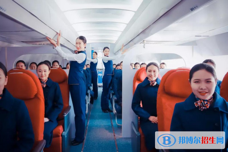 蘭州2022年航空服務(wù)學(xué)校讀出來(lái)是什么文憑