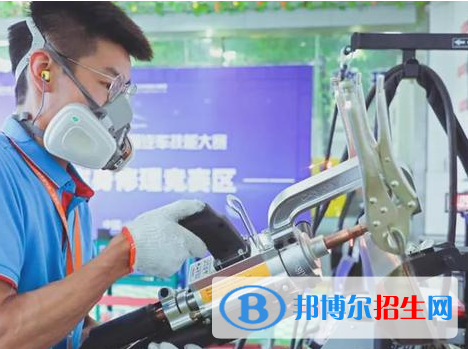 四川2022年男生上汽修學校學什么好