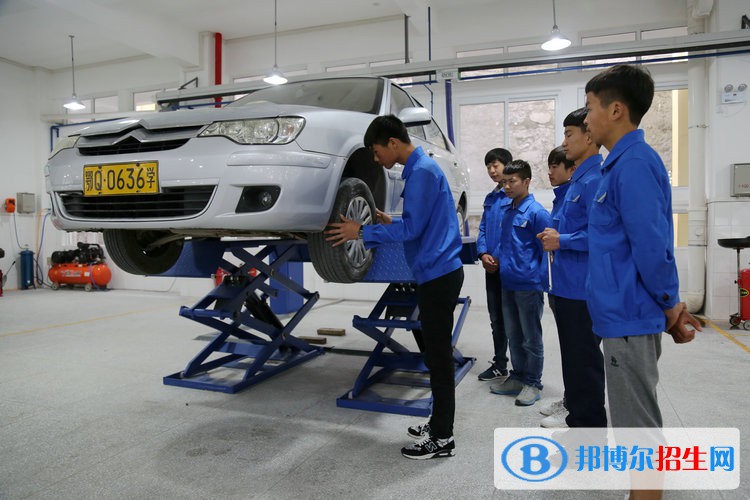 彭山職業(yè)高級(jí)中學(xué)2022年與哪些專業(yè)
