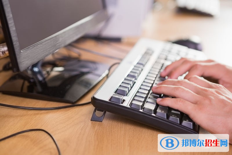 河北2022年初中生學(xué)計算機學(xué)校怎樣