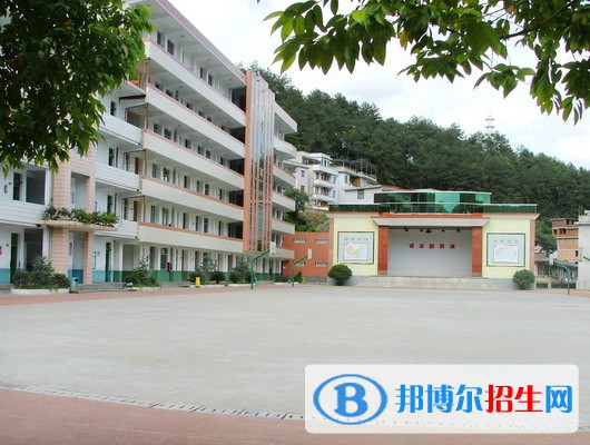 筠連縣城南職業(yè)中學(xué)校2022年學(xué)費(fèi)、收費(fèi)多少
