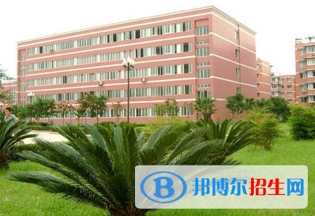 甘孜州職業(yè)技術(shù)學(xué)校2022年報名條件、招生要求、招生對象