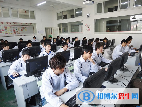 河北2022年讀什么計(jì)算機(jī)學(xué)校比較好
