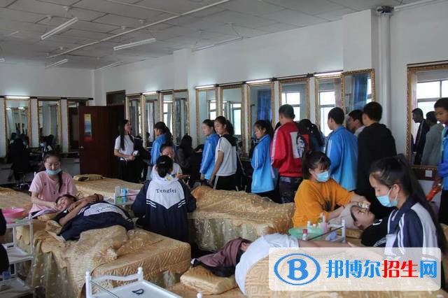 敦煌藝術(shù)旅游中等專業(yè)學(xué)校2022年報名條件、招生要求、招生對象