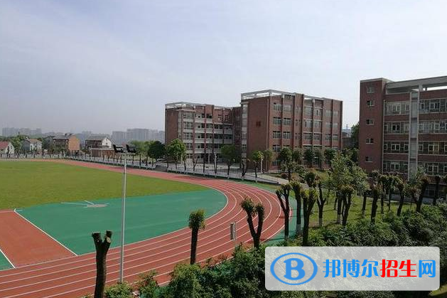 云南經(jīng)貿(mào)外事學(xué)校2022年學(xué)費、收費多少