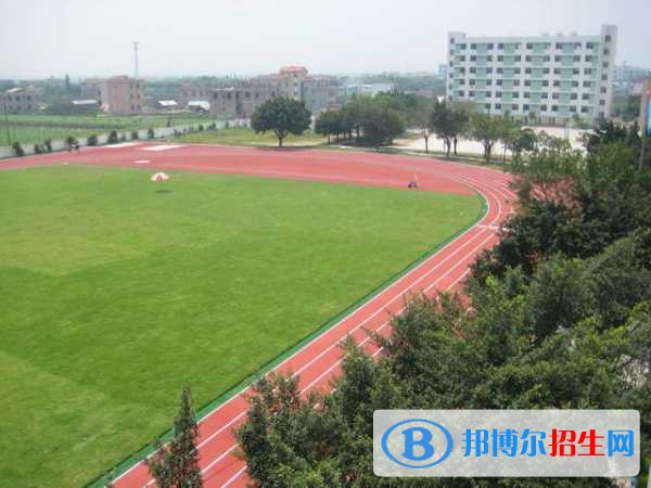 內(nèi)江市第二職業(yè)中學2022年學費、收費多少
