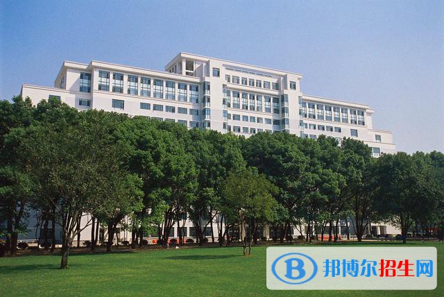 昆明工藝美術(shù)學(xué)校2022年招生簡章
