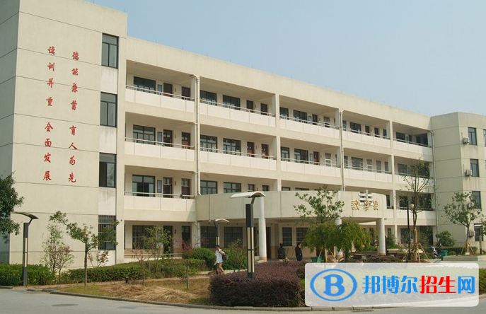 云南省中醫(yī)藥中等專業(yè)學(xué)校2022年招生錄取分數(shù)線