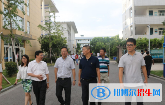 文山州民族職業(yè)技術學校2022年招生辦聯(lián)系電話