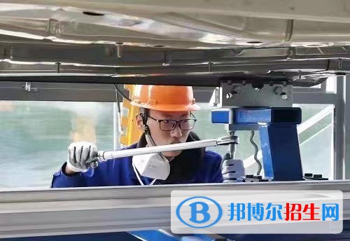南京公用事業(yè)技工學(xué)校2022年報名條件、招生要求、招生對象