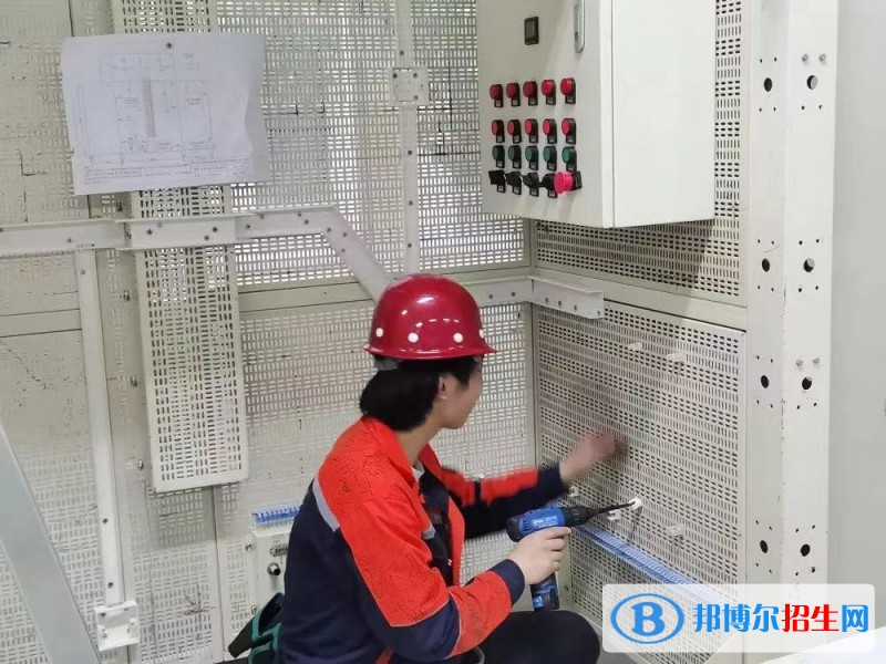 江蘇高淳中等專業(yè)學校2022年招生辦聯(lián)系電話