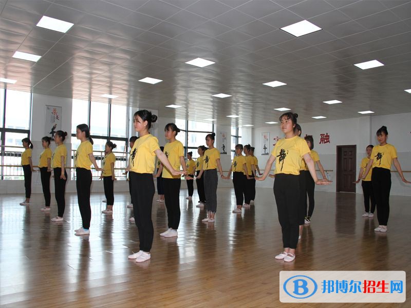 src=http://www.suliaoposuiji.cn/skin/zhaosheng/image/nopic.gif