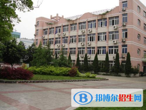 姚安縣職業(yè)高級(jí)中學(xué)2022年招生辦聯(lián)系電話