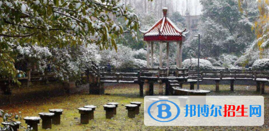 成都工業(yè)職業(yè)技術(shù)學(xué)校2022年招生辦聯(lián)系電話