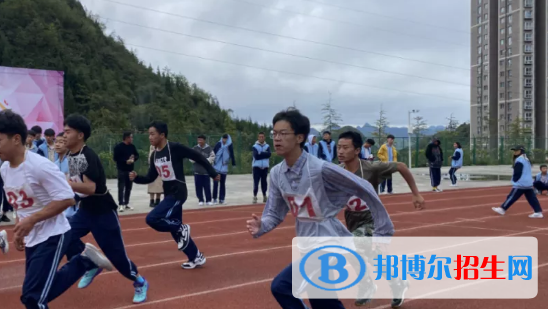 六盤水市鐘山區(qū)職業(yè)技術(shù)學校2022年學費、收費多少