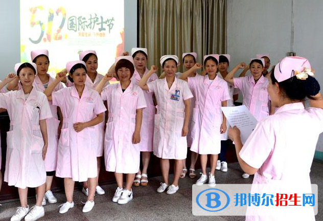重慶2022年護(hù)理學(xué)校好還是大專(zhuān)好