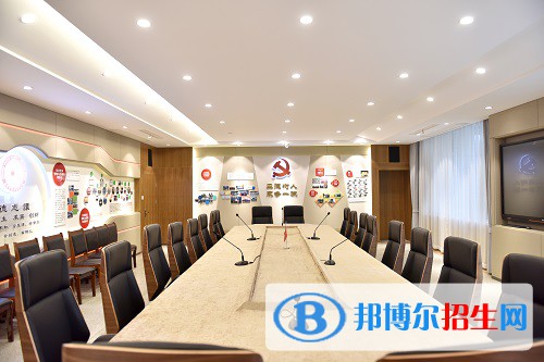 成都棠湖外國(guó)語(yǔ)學(xué)校2022年招生辦聯(lián)系電話