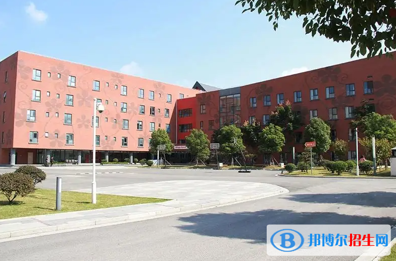 蘇州德威國際學(xué)?？孔V嗎