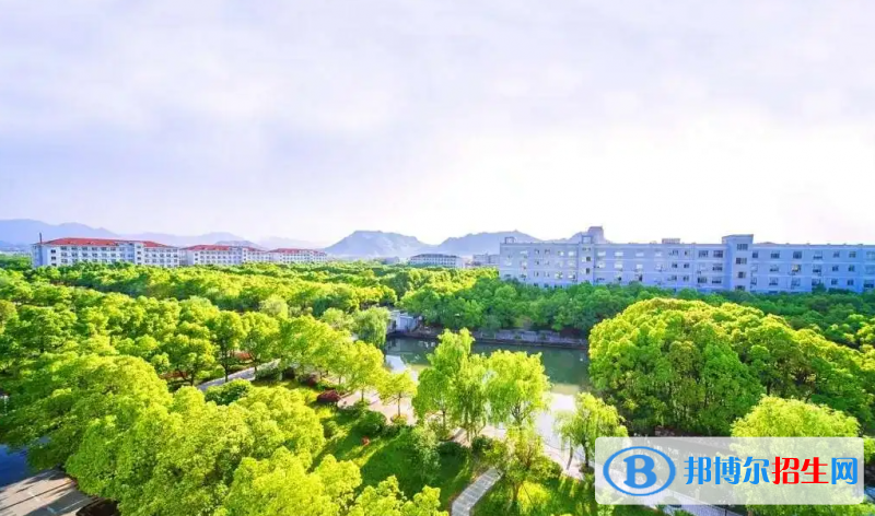 安吉上墅私立高級中學2022年學費標準