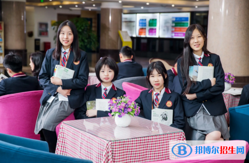 成都西雅美途外國(guó)語(yǔ)聯(lián)合學(xué)校2022年學(xué)費(fèi)標(biāo)準(zhǔn)