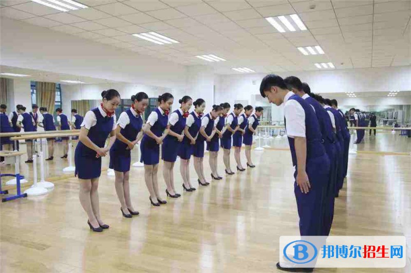 石家莊2022年上高中好還是讀航空服務(wù)學(xué)校好
