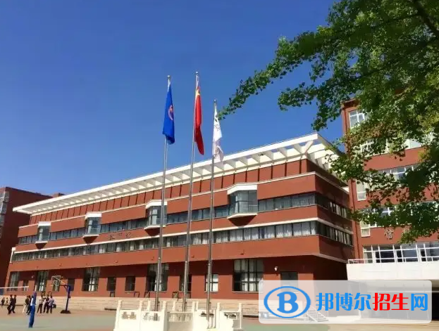 北京新英才國(guó)際學(xué)?？孔V嗎